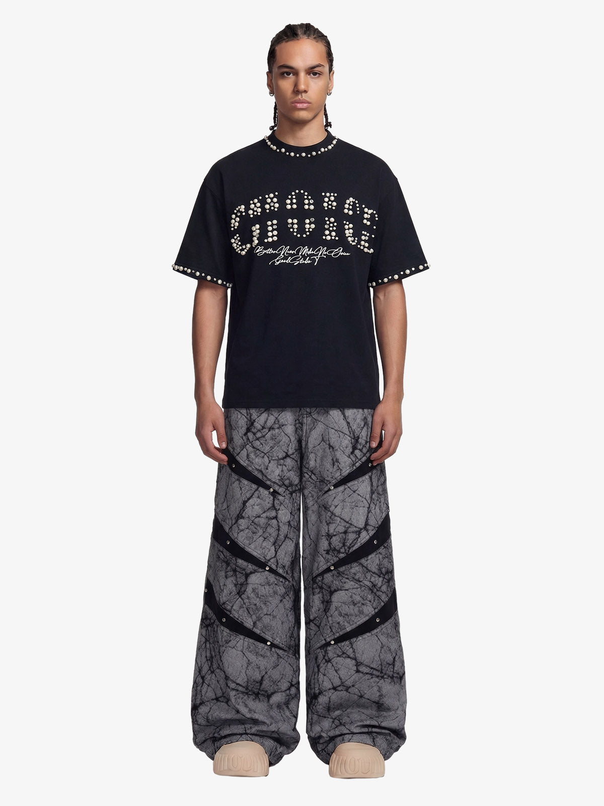 Chic Oversized T-Shirt with Pearl Accents