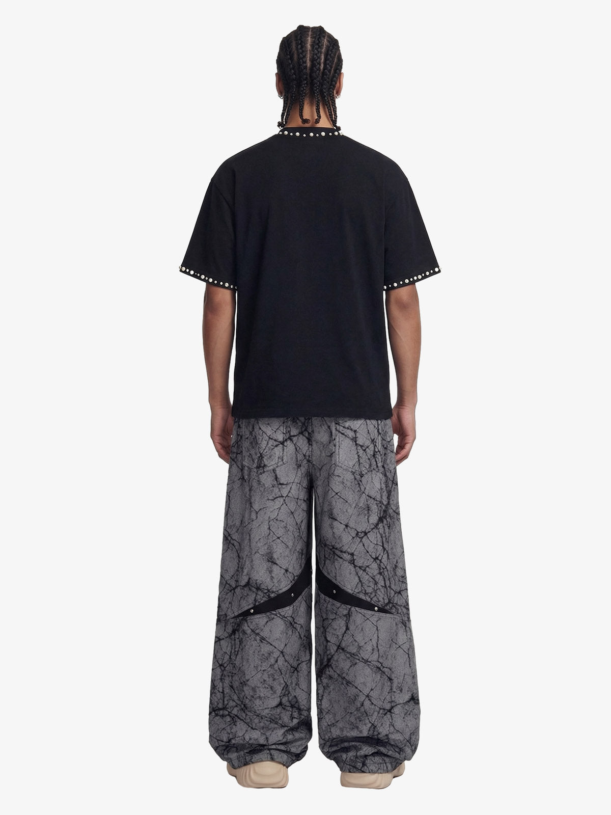 Chic Oversized T-Shirt with Pearl Accents